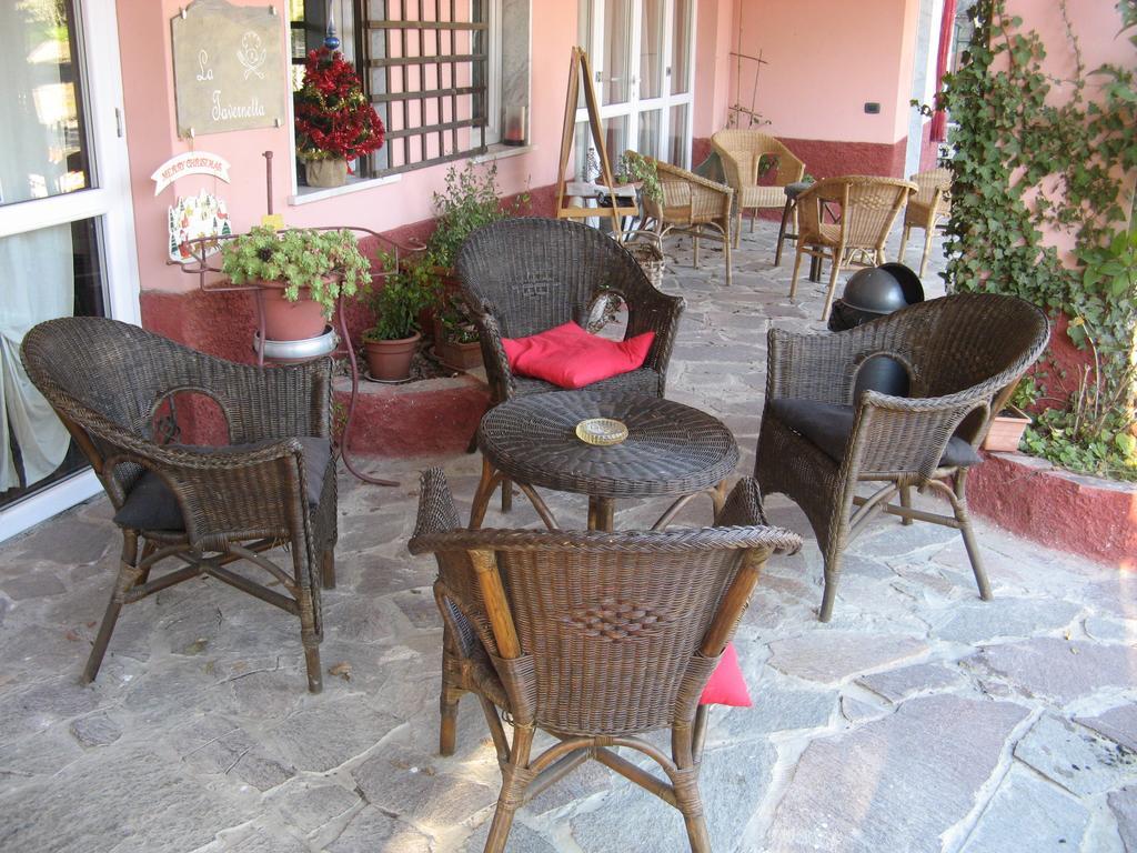 מלון בורגטו די וארה La Casa Rosa מראה חיצוני תמונה