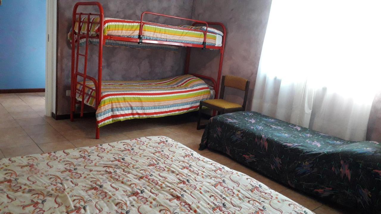 מלון בורגטו די וארה La Casa Rosa מראה חיצוני תמונה